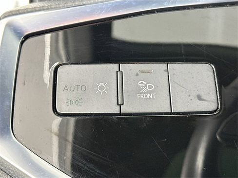 Used 2024 Audi Q3 2.0T Premium image 23