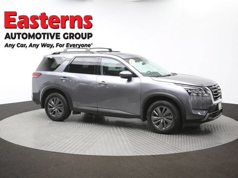 Used 2023 Nissan Pathfinder SV w/ SV Premium Package AWD/4WD image 51