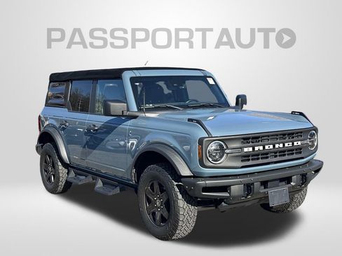 Used 2021 Ford Bronco Black Diamond image 6