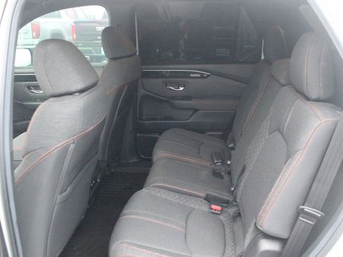 Used 2025 Honda Pilot Sport image 29