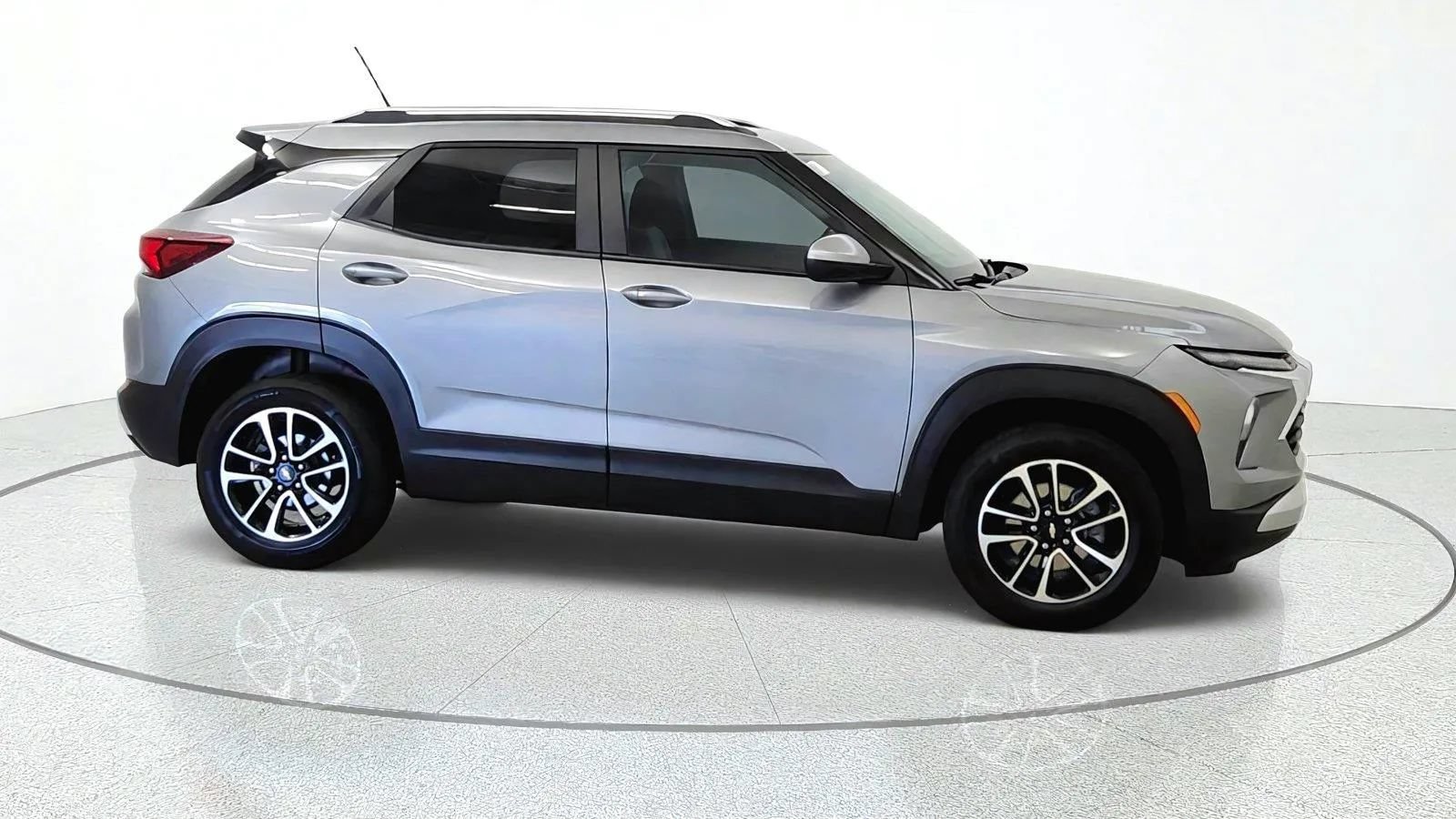 Used 2024 Chevrolet TrailBlazer LT w/ Convenience Package AWD/4WD image 10