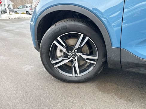 Used 2025 Volvo XC40 B5 Core image 27