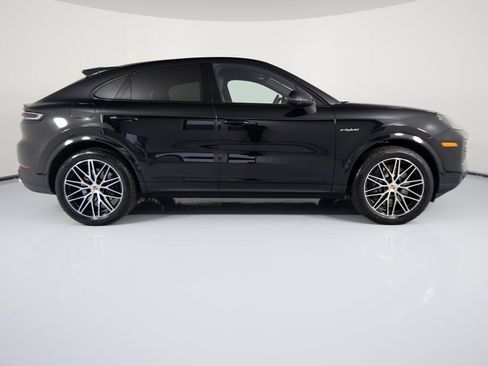 New 2026 Porsche Cayenne E-Hybrid Coupe image 8