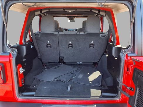 Used 2024 Jeep Wrangler Unlimited Rubicon AWD/4WD image 24