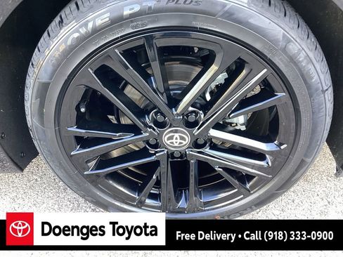 Used 2025 Toyota Camry SE image 23