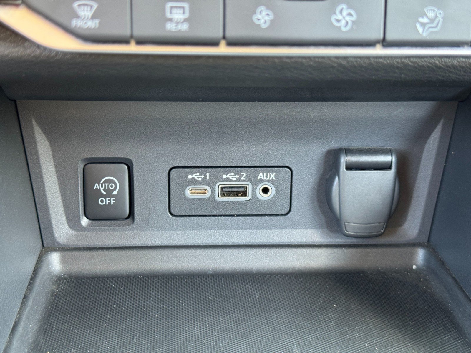 Used 2024 Nissan Sentra SR FWD image 25