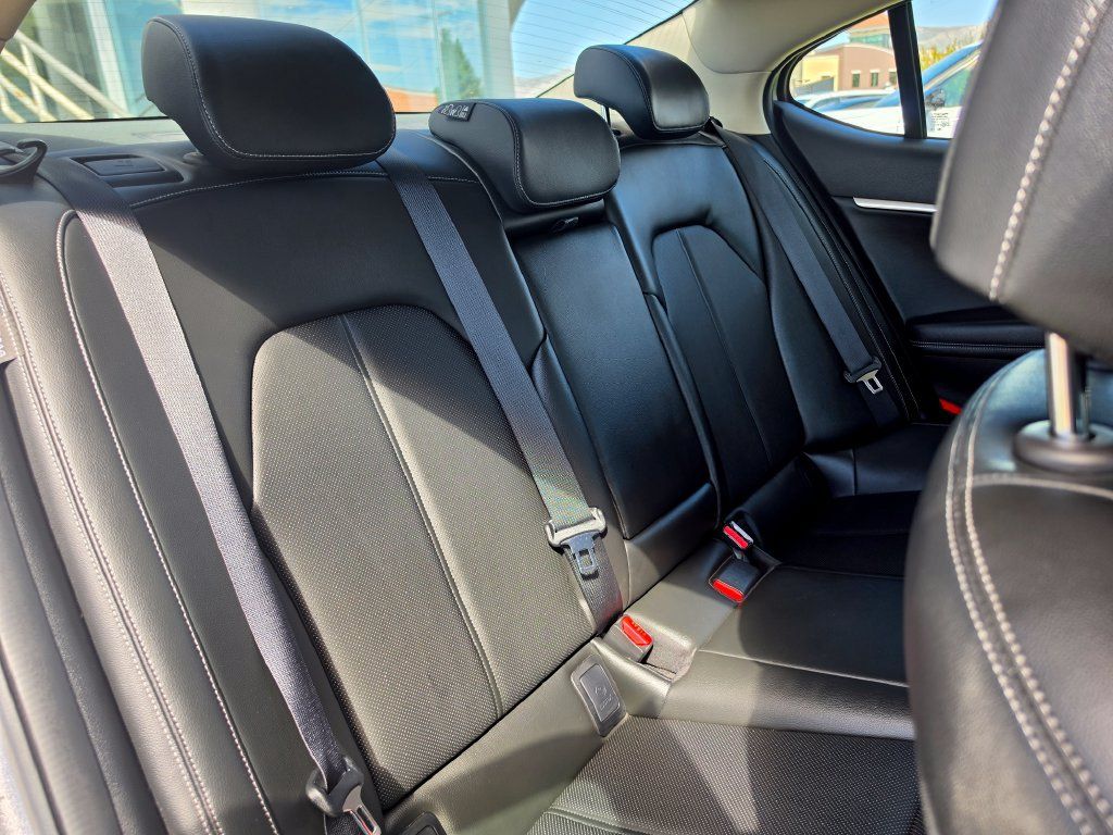 Used 2025 Genesis G70 2.5T AWD/4WD image 12