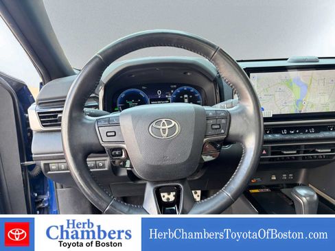 Used 2025 Toyota Camry XSE AWD/4WD image 19
