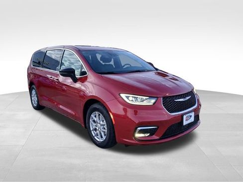 New 2026 Chrysler Pacifica Select image 7