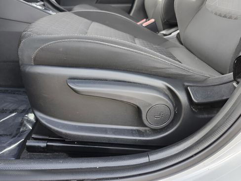 Used 2023 Kia Rio LX image 31