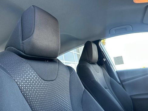 Certified 2020 Toyota Prius LE FWD image 17