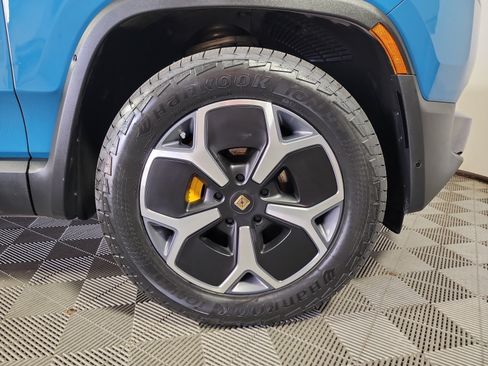 Used 2024 Rivian R1S Adventure AWD/4WD image 11