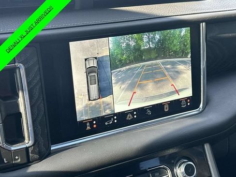 Used 2023 GMC Yukon XL Denali w/ Advanced Technology Package AWD/4WD image 31