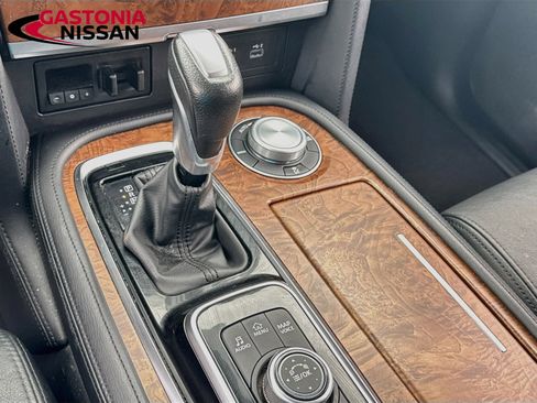 Used 2024 Nissan Armada SL w/ Captain's Chairs Package AWD/4WD image 18