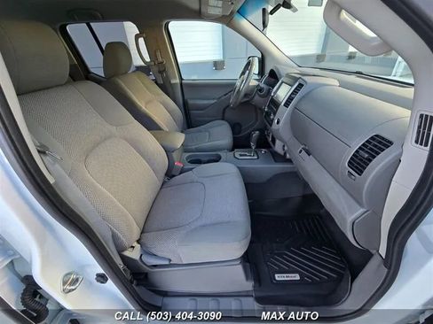 Used 2020 Nissan Frontier SV image 19