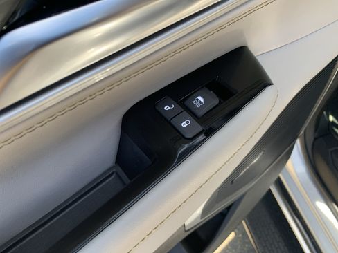 Used 2024 Jeep Wagoneer L Series II w/ Flexible Seating Group AWD/4WD image 34