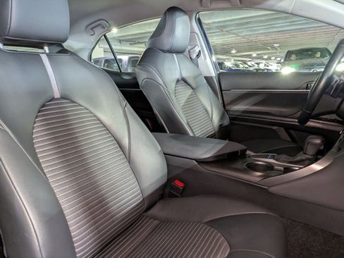 Used 2022 Toyota Camry SE image 20