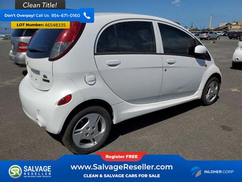 Used 2012 Mitsubishi i image 4