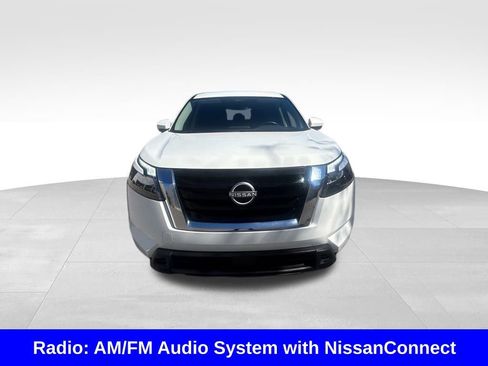 Used 2025 Nissan Pathfinder SV image 9
