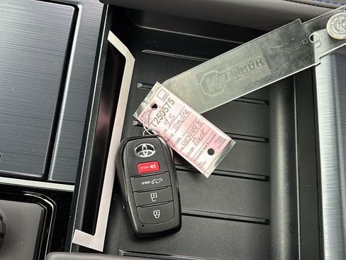 New 2025 Toyota Tundra Platinum AWD/4WD image 39