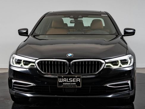 Used 2019 BMW 540i xDrive w/ Executive Package AWD/4WD image 2