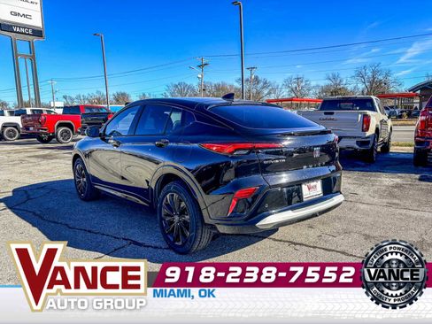 Used 2025 Buick Envista Sport Touring w/ Advanced Safety Package image 5