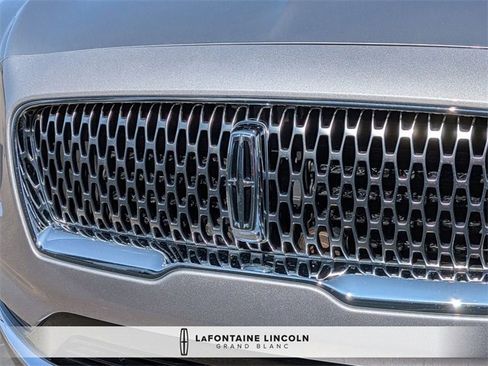 Used 2022 Lincoln Nautilus Reserve image 9