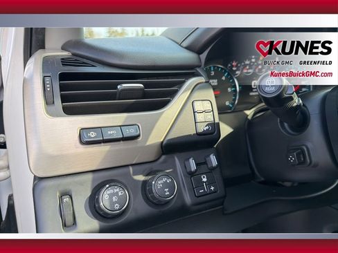 Used 2018 GMC Yukon XL Denali image 10