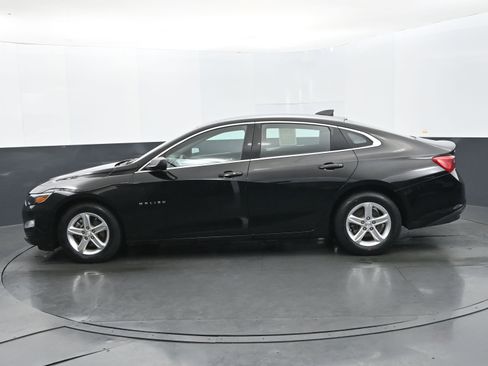 Used 2021 Chevrolet Malibu LS image 2