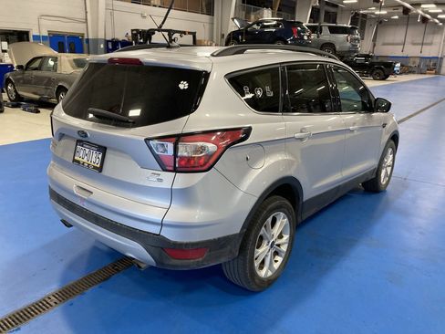 Used 2017 Ford Escape SE w/ SE Leather Comfort Package AWD/4WD image 7