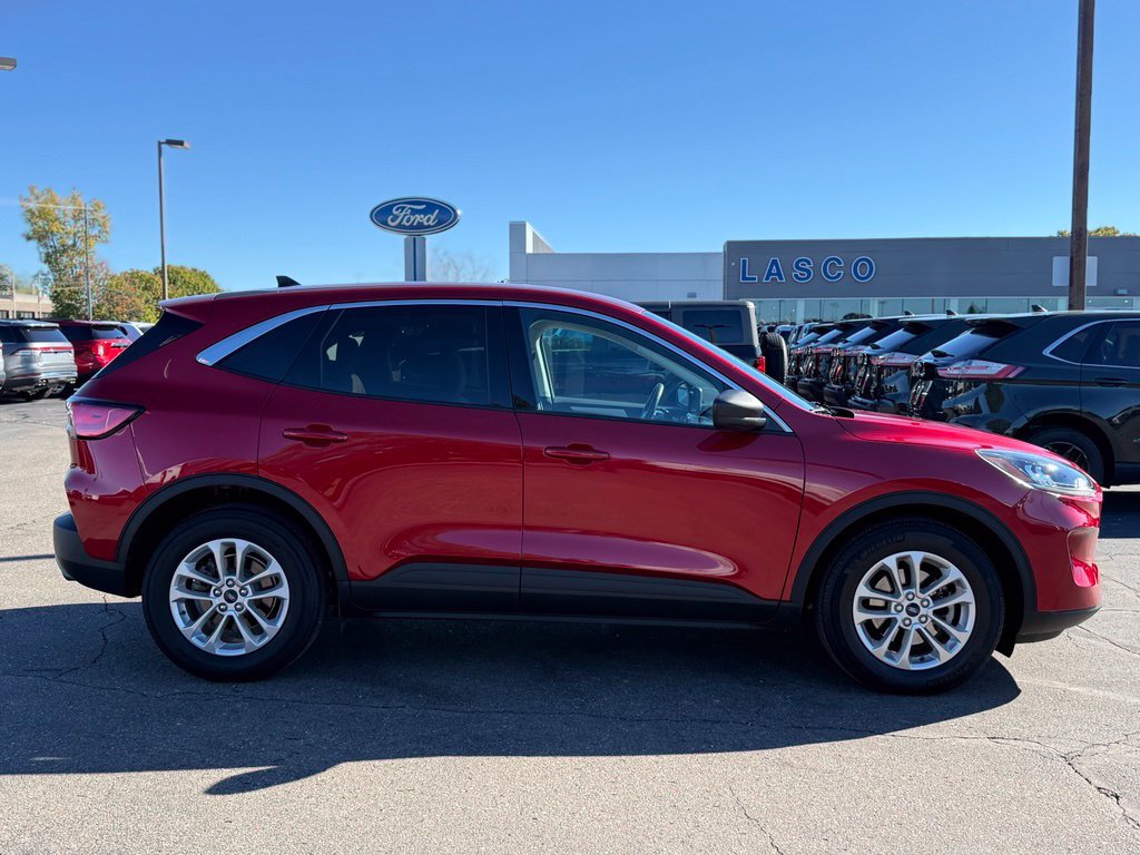 Used 2022 Ford Escape SE w/ Cold Weather Package FWD image 38