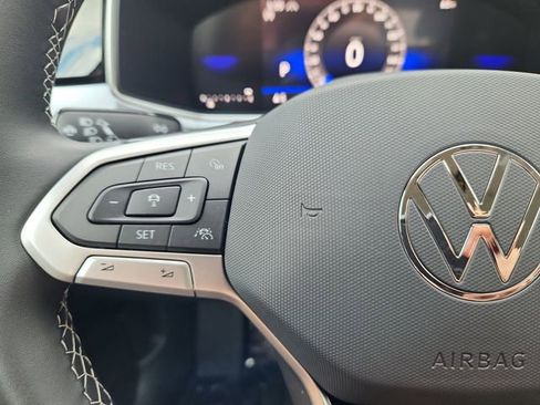 New 2025 Volkswagen Taos SE image 11