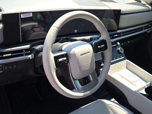 Used 2026 Hyundai Santa Fe SEL FWD image 15
