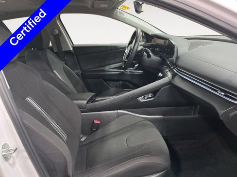 Certified 2024 Hyundai Elantra SEL w/ Convenience Package FWD image 16