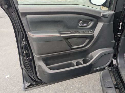 Used 2021 Nissan Titan PRO-4X w/ Pro-4x Convenience Package image 14