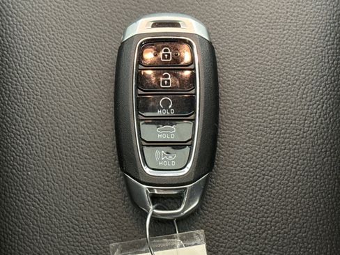 Used 2023 Hyundai Elantra Limited FWD image 24