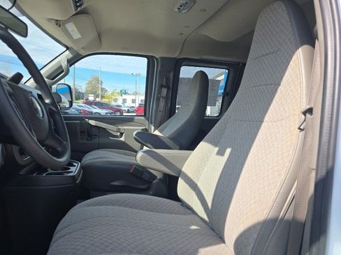 Used 2024 Chevrolet Express 3500 LS image 18