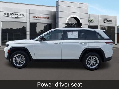 Used 2024 Jeep Grand Cherokee Laredo X w/ Luxury Tech Group I AWD/4WD image 7