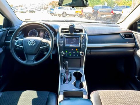 Used 2017 Toyota Camry SE w/ Protection Package (Q2) FWD image 13