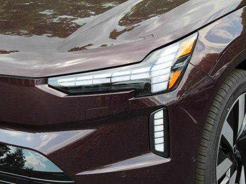 New 2025 Volvo EX90 Ultra image 9