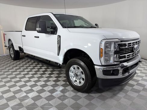 Certified 2024 Ford F350 XLT image 1