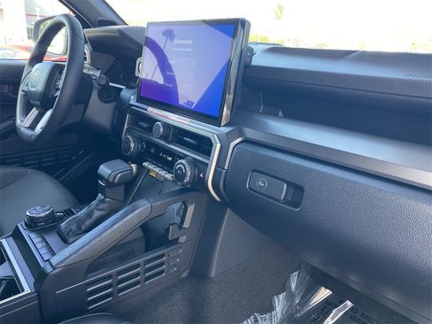 Certified 2025 Toyota 4Runner TRD Off-Road Premium image 15