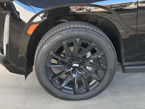 Used 2022 Cadillac Escalade ESV Sport Platinum w/ LPO, ONYX Package image 7