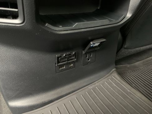 Used 2023 Toyota Tundra Limited image 18