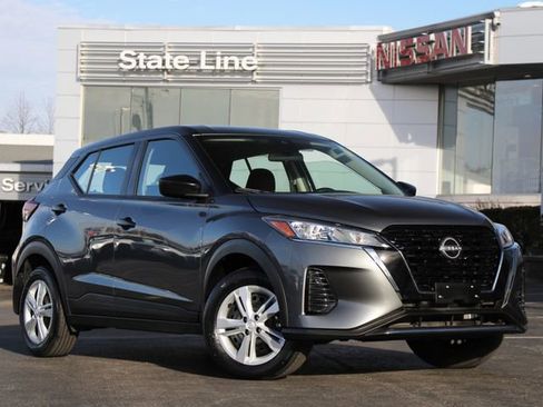 Certified 2025 Nissan Kicks Play S image 1