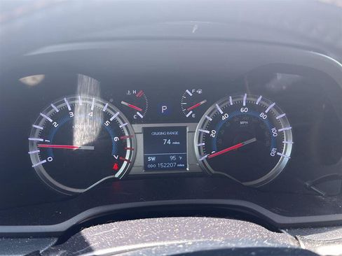 Used 2018 Toyota 4Runner Limited RWD image 3