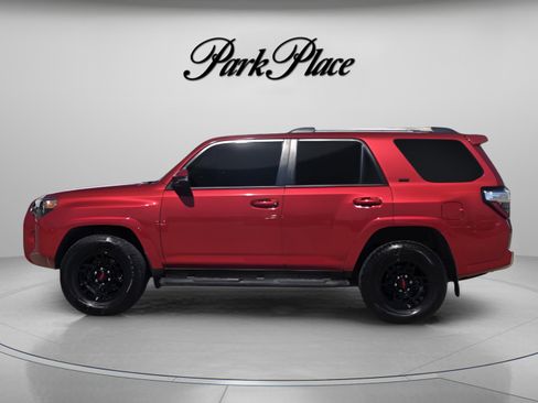 Used 2022 Toyota 4Runner SR5 Premium w/ Moonroof Package image 3