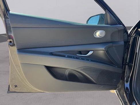 Used 2025 Hyundai Elantra Sport image 17