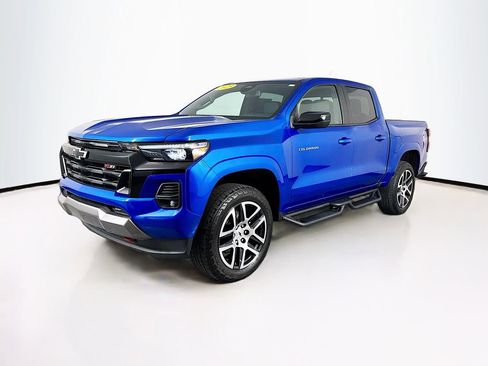 Used 2023 Chevrolet Colorado Z71 w/ Z71 Convenience Package 2 image 3