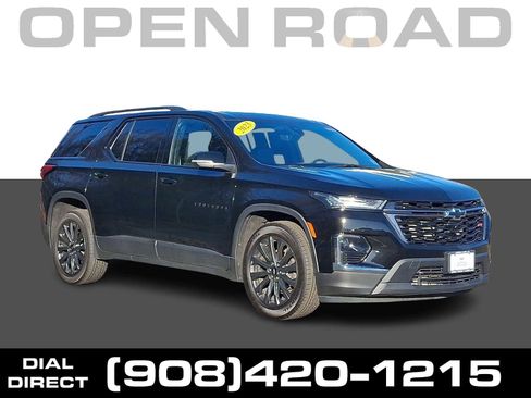 Used 2023 Chevrolet Traverse RS image 1